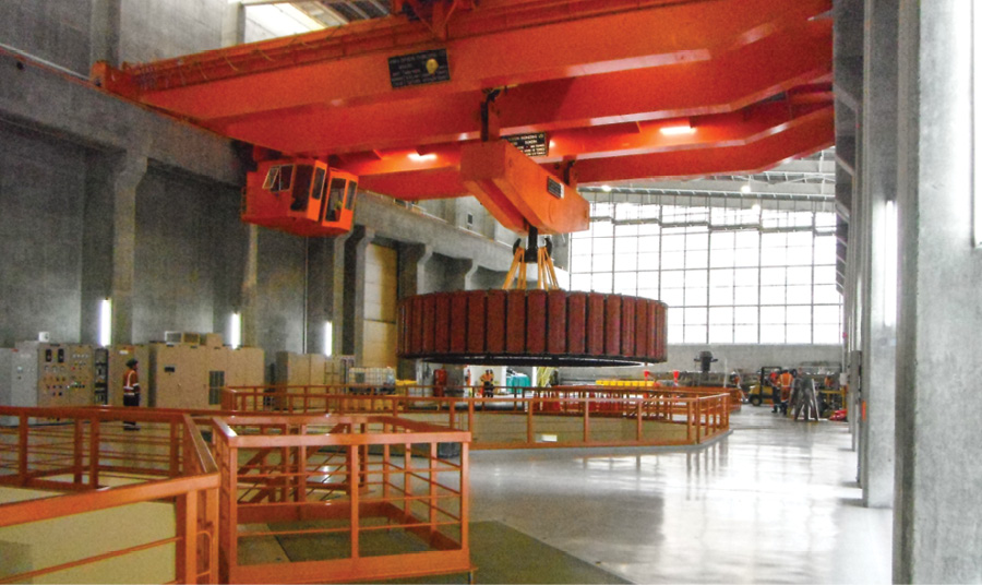 This rotor at the Clyde Power Station is being lifted out, using Dyneema rope, during a stator inspection conducted in 2005.