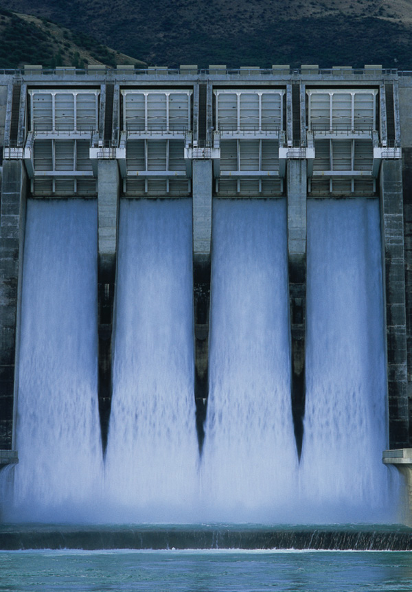 The four radial spillway gates at Clyde each are 15 m high and 10 m wide, with an operating range of 11 m.