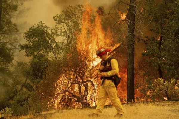 PG&E gets help from West Coast utilities in wildfire response